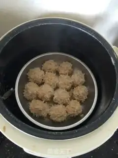 Make Pearl meatballs step 4