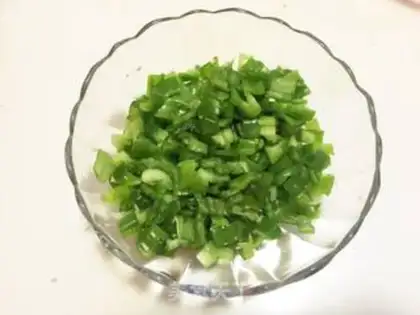 Make Pepper for ham and sausage step 1
