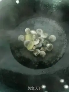 Make Cracking eggs step 3