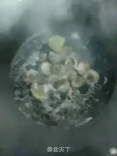 Make Cracking eggs step 4