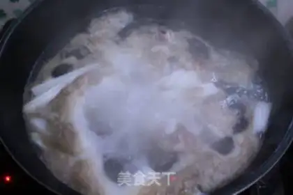 Make Cream ribs, seafood tofu soup step 2