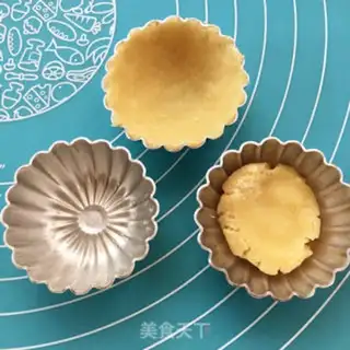 Make Norwegian sandcakes step 6