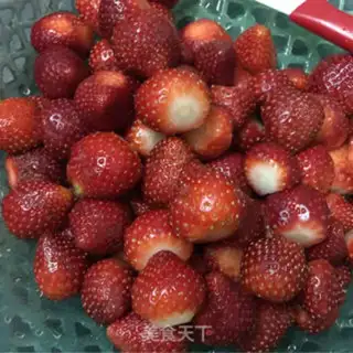 Make Strawberry sauce step 0