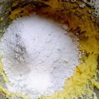 Make Gold coconut ball step 3