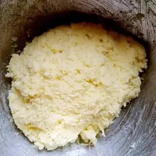Make Gold coconut ball step 4