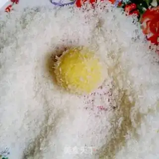 Make Gold coconut ball step 6