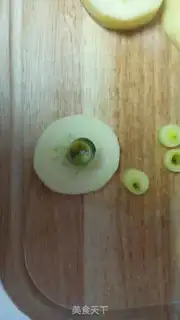 Make Cracking apples step 2