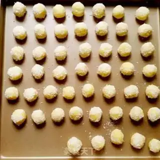 Make Gold coconut ball step 7