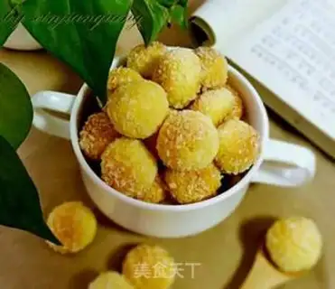Make Gold coconut ball step 8