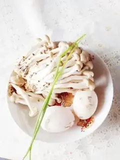 Make Crab mushrooms and duck eggs step 0