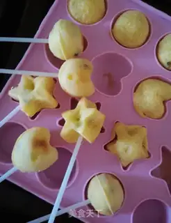 Make Lollipop cake step 9