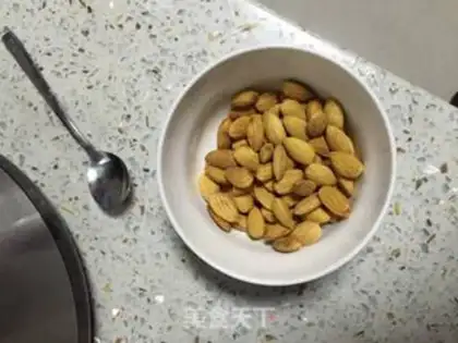 Make "Sesame gel dates." step 1