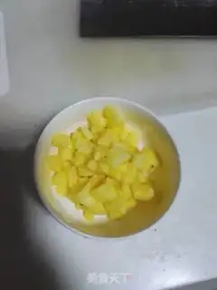 Make Pineapple rice step 0