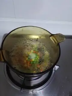 Make Pineapple rice step 2