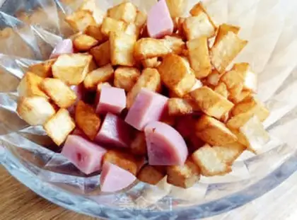 Make Potato-butt ham eggs step 0