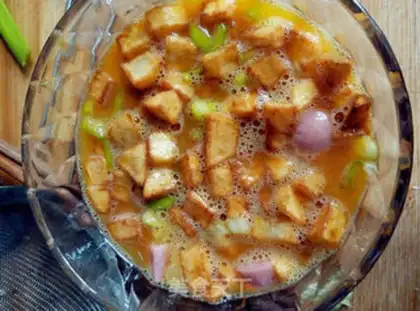 Make Potato-butt ham eggs step 1
