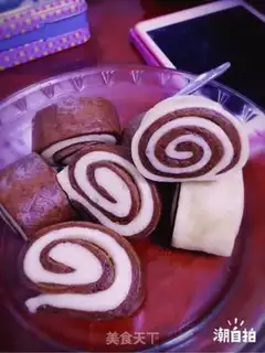 Make Chocolate two-coloured buns step 9