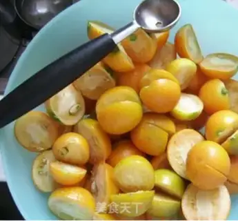 Make Orange honey tea step 1