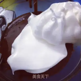 Make DORAEMON CREAM CAKE step 7