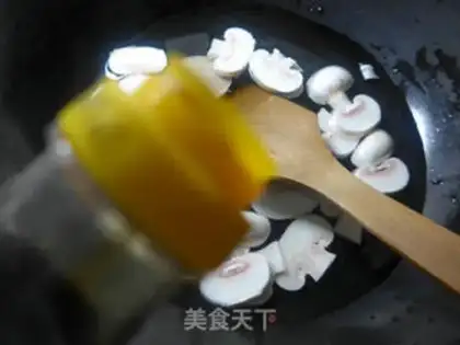 Make Oily mushroom soup step 4