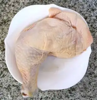 Make Snack chickens with gold balls step 0