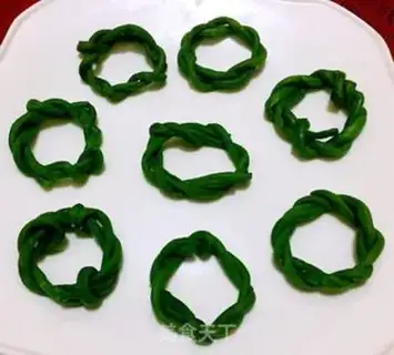 Make The peas are embedded in pearls step 7