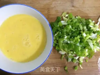 Make Onion fried eggs step 0