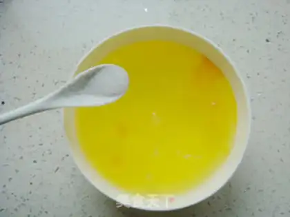 Make Pepper fried eggs step 1