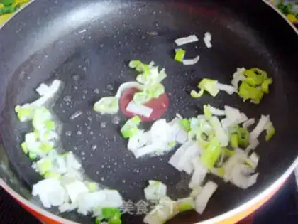 Make Pepper fried eggs step 4