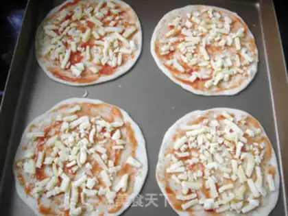 Make Mini Bacon Egg Pizza step 6