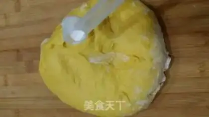 Make Rose pumpkin roll step 12