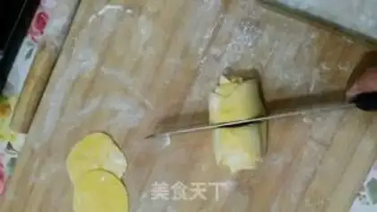 Make Rose pumpkin roll step 20