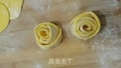 Make Rose pumpkin roll step 21