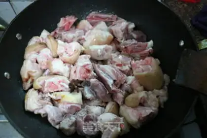 Make Red burning pig hoof step 2