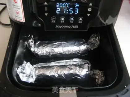 Make Chicago black pepper beef roll step 7