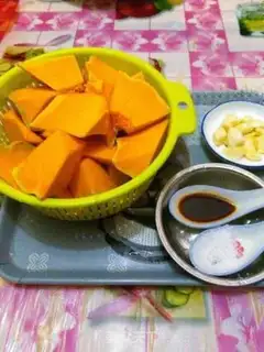 Make Pumpkin with garlic step 0