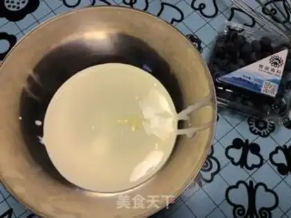 Make Blueberry yogurt cream step 1
