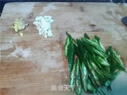 Make Pepper fried duck step 1
