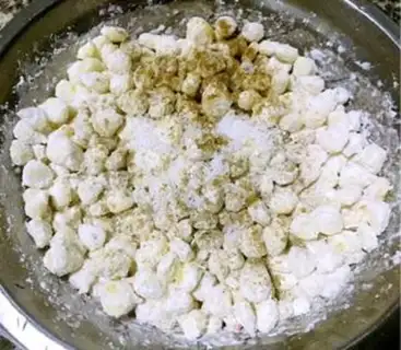Make Pretzels of corn step 3