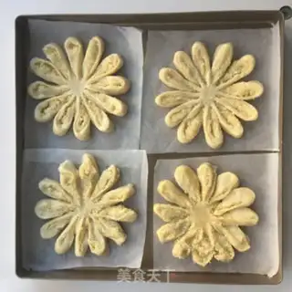 Make Flower coconut bread step 12