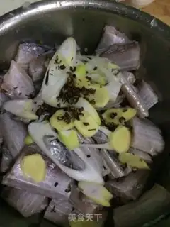 Make Jell-O fish step 1