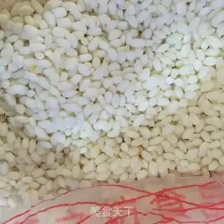 Make A little rice porridge in winter step 1