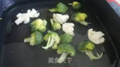 Make Thai coconut curry shrimp step 1