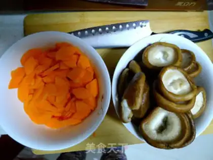 Make Onion with mushrooms step 0