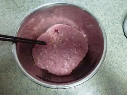 Make Home-based manual meat round step 4