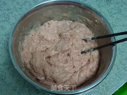 Make Home-based manual meat round step 16