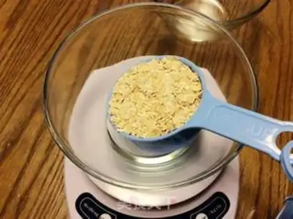 Make Fruit oatmeal milk pudding step 1