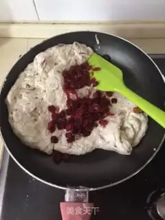 Make Old cranberry almonds step 5