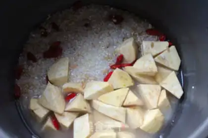 Make A red pear step 2
