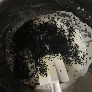Make Black sesame pancakes step 3